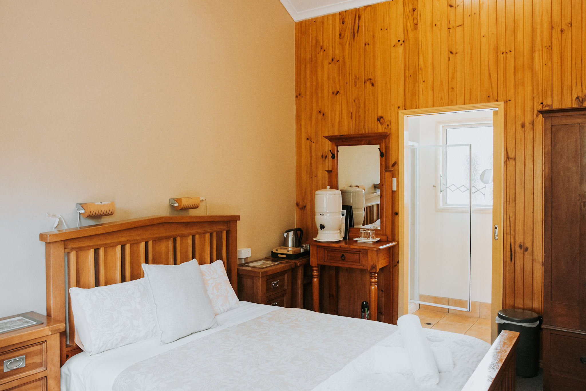 Orchard Room 2